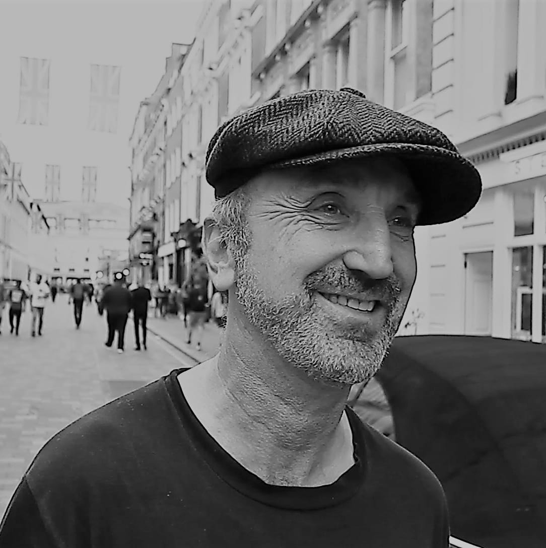 Photo of photos/Andrew McLennan NZ musician